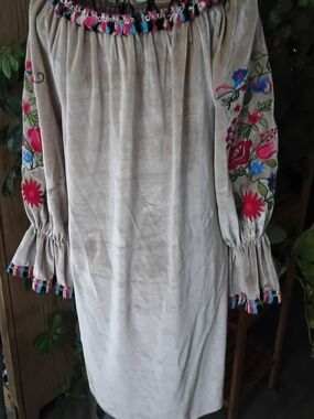 VELZERA | Beige Floral Embroidered Velvet Off-Shoulder Dress - Women Size M